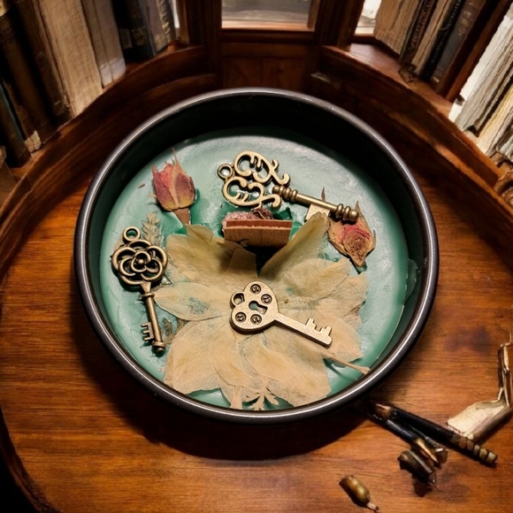 Hand Crafted , Wicked Worthy Wax, Antique Garden 7oz candle - Picture 2 of 3